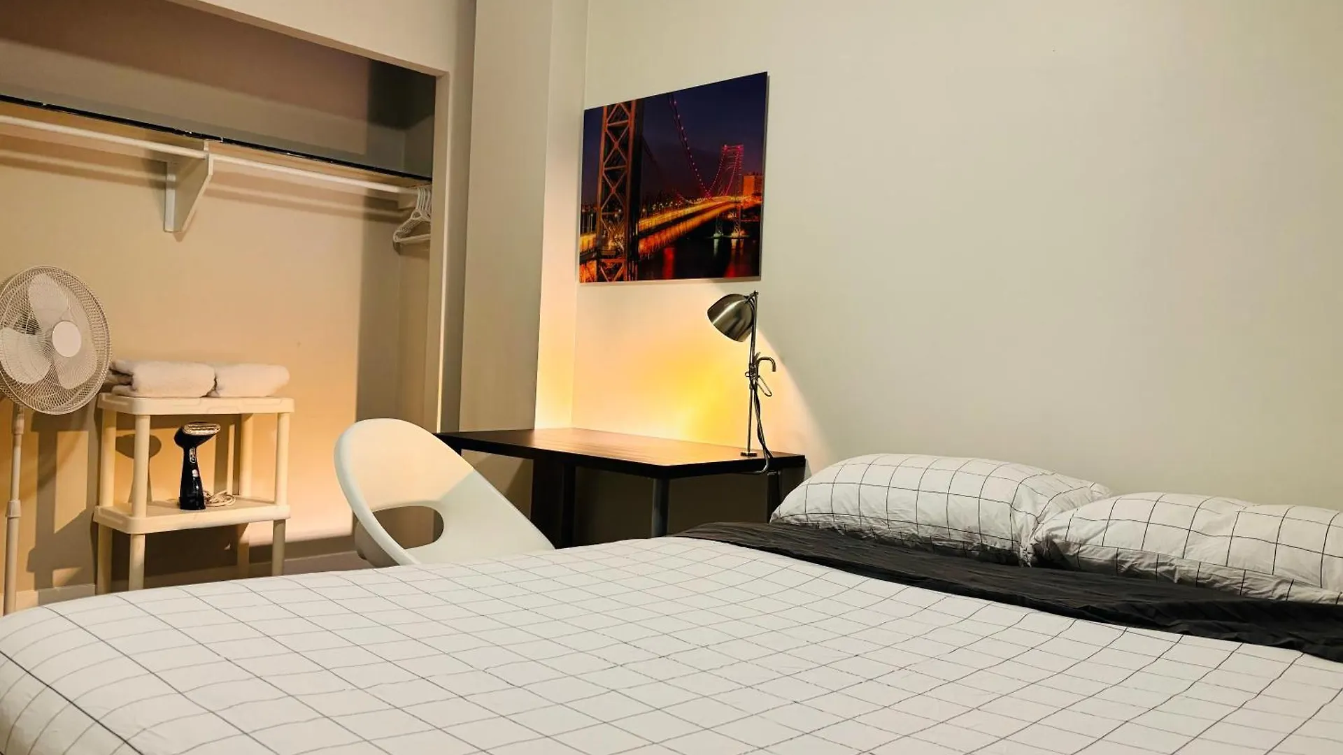 Cozy 1 Bedroom Condo With Parking 卡加利 0*,  加拿大